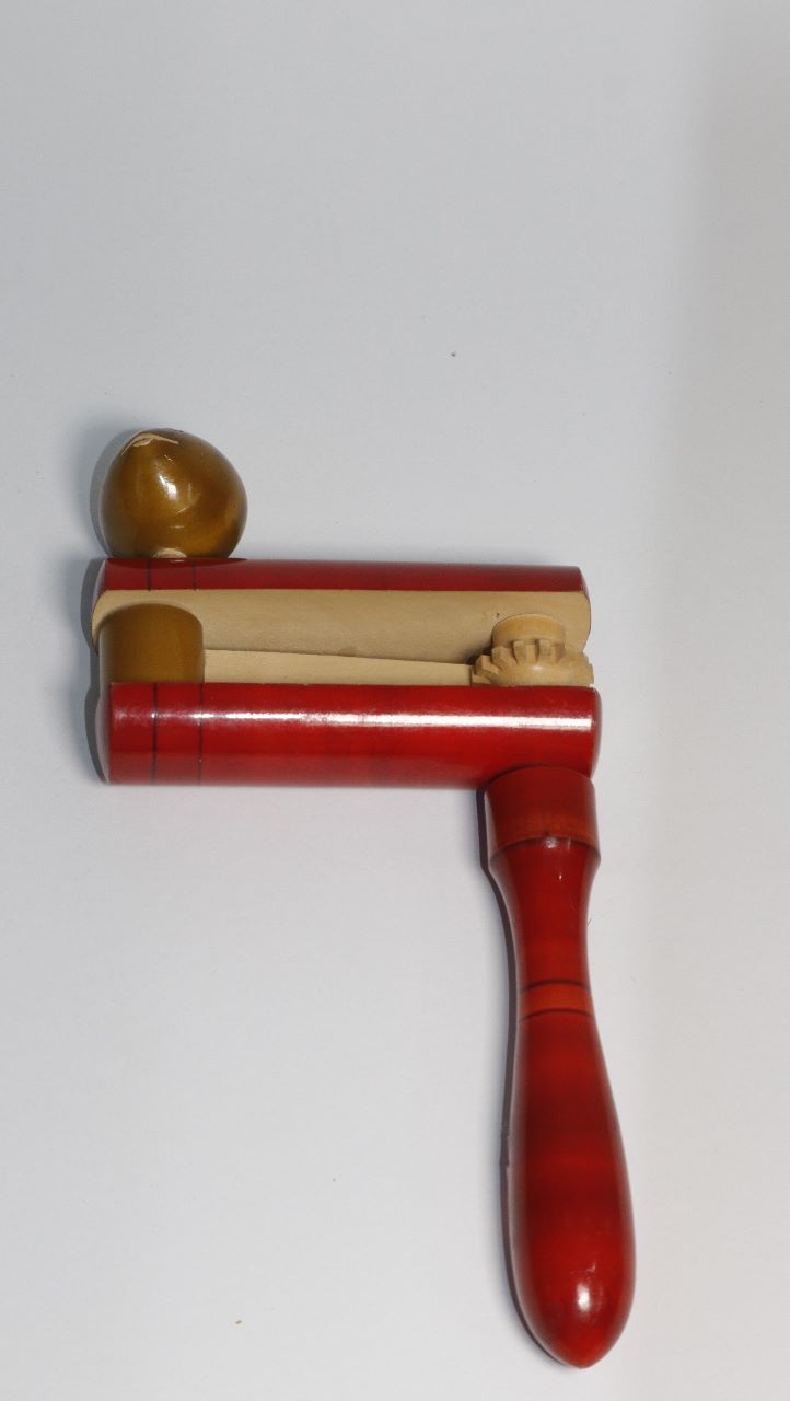 Croaking Frog Rattle